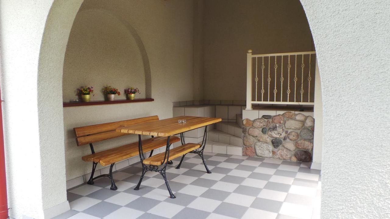 Гостевой дом U Viktora Guest House Брест-19